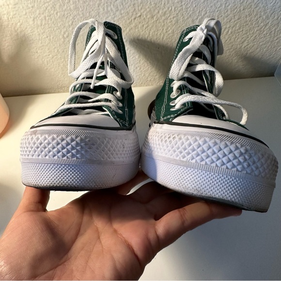 Size 7.5 women’s platform green converse - Picture 7 of 9